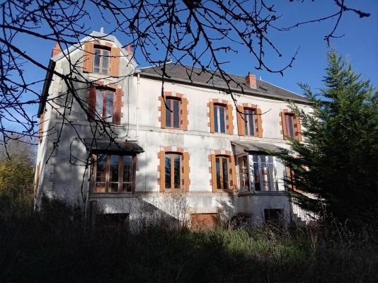 Meergezinswoning te koop in Frankrijk - Auvergne - Puy-de-D�me - St Eloy les Mines - � 105.000