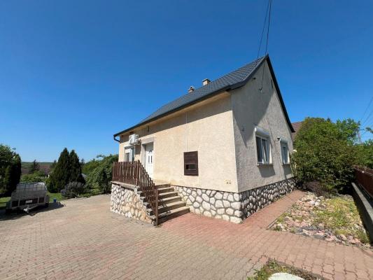 Hongarije ~ Zuid: P�cs & Vill�ny ~ Baranya (P�cs) - Woonhuis