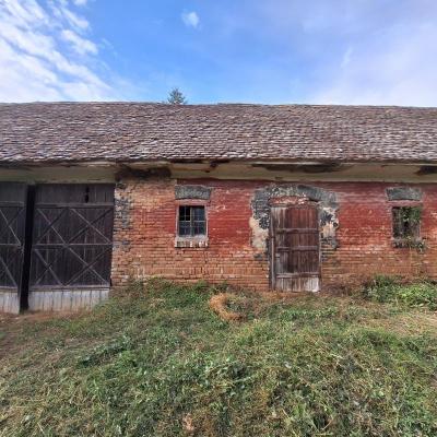 Hongarije ~ Zuid: Pcs & Villny ~ Baranya (Pcs) - Renovatie-object