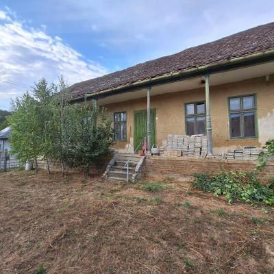 Hongarije ~ Zuid: P�cs en Vill�ny ~ Baranya (P�cs) - Renovatie-object