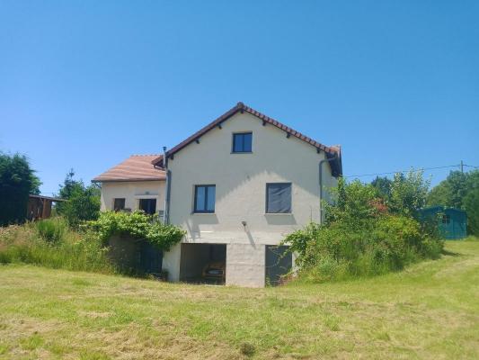 Meergezinswoning te koop in Frankrijk - Auvergne - Puy-de-D�me - Teilhet - � 282.000