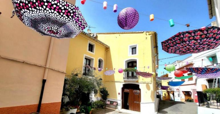 Spanje ~ Valencia (Regio) ~ Alicante (prov.) ~ Binnenland - B & B / Pension