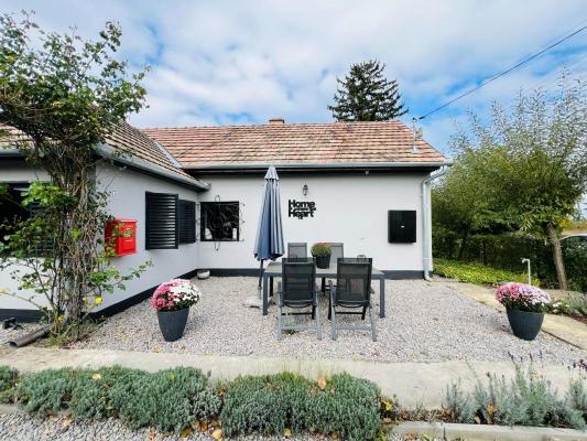 Hongarije ~ Zuid - P�cs en Vill�ny ~ Baranya (P�cs) - Woonhuis