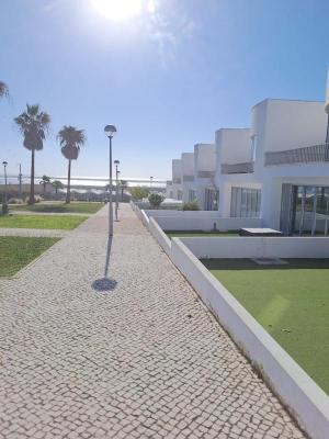 Portugal ~ Algarve (Oost) - Faro ~ Olh�o - Geschakelde woning