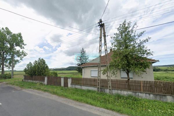 Hongarije ~ Noord - Eger en Tokaj ~ Borsod-Aba�j-Zempl�n - Woonhuis
