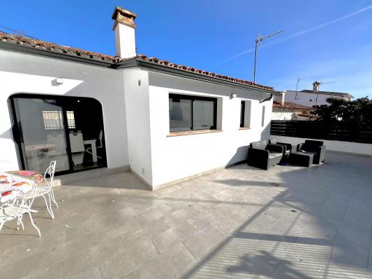 Spanje ~ Cataloni� ~ Girona ~ Costa Brava ~ Kust - Chalet