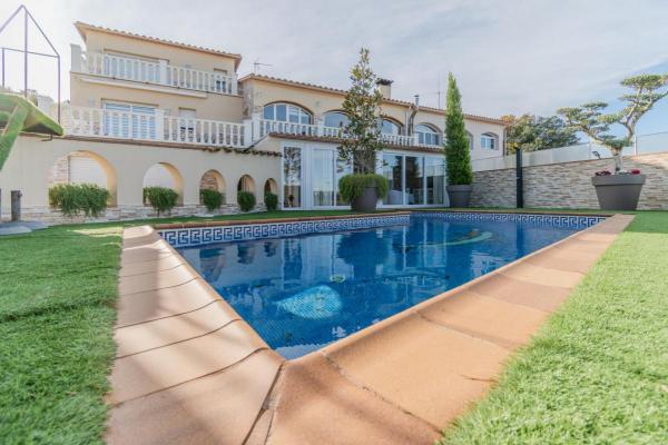 Spanje ~ Cataloni� ~ Girona ~ Costa Brava ~ Kust - Chalet