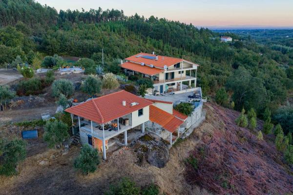 Portugal ~ Coimbra ~ T�bua - Woonhuis