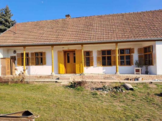 Hongarije ~ Zuid - P�cs en Vill�ny ~ Tolna (Szeksz�rd) - Woonhuis