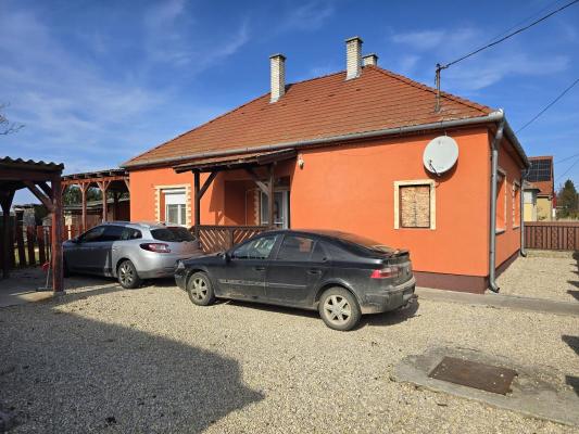 Hongarije ~ Zuid - P�cs en Vill�ny ~ Somogy (Kaposv�r) - Woonhuis