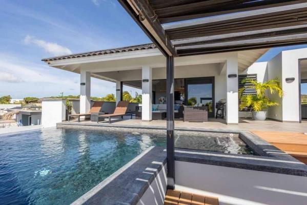 Antillen ~ Cura�ao - Villa