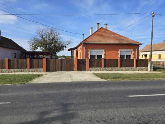 Hongarije ~ Zuid - P�cs en Vill�ny ~ Somogy (Kaposv�r) - Woonhuis