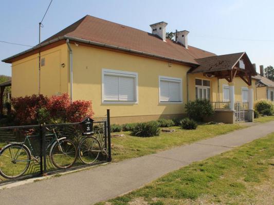 Hongarije ~ West en Balatonmeer ~ Zala (Zalaegerszeg) - Woonhuis