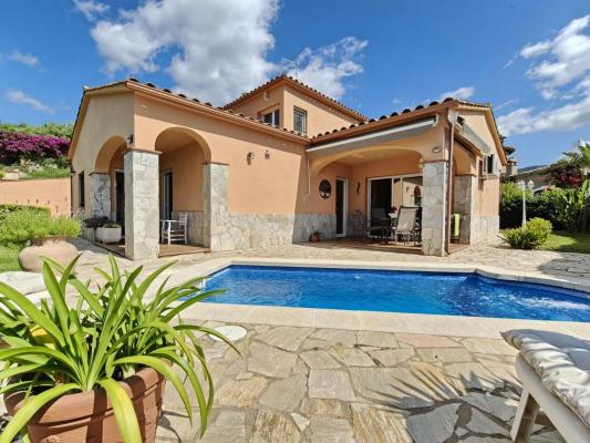 Spanje ~ Cataloni� ~ Girona ~ Costa Brava ~ Kust - Chalet
