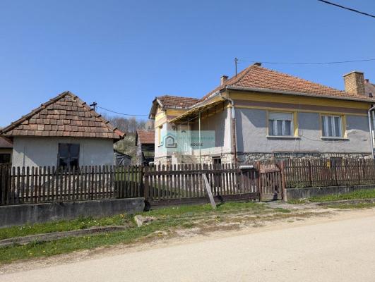 Hongarije ~ Noord - Eger en Tokaj ~ Borsod-Aba�j-Zempl�n - Woonhuis