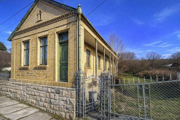 Hongarije ~ Zuid - P�cs en Vill�ny ~ Baranya (P�cs) - Renovatie-object