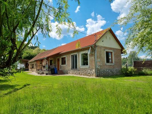Hongarije ~ Zuid - Pécs en Villány ~ Baranya (Pécs) - (Woon)boerderij