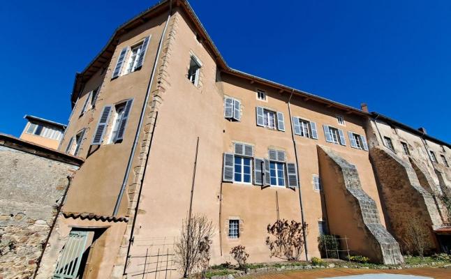 Frankrijk ~ Auvergne ~ 63 - Puy-de-Dôme - Stadswoning