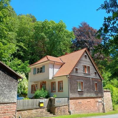 Duitsland ~ Hessen ~ Odenwald - (Woon)boerderij