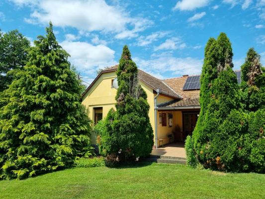 Hongarije ~ Zuid - Pécs en Villány ~ Baranya (Pécs) - (Woon)boerderij