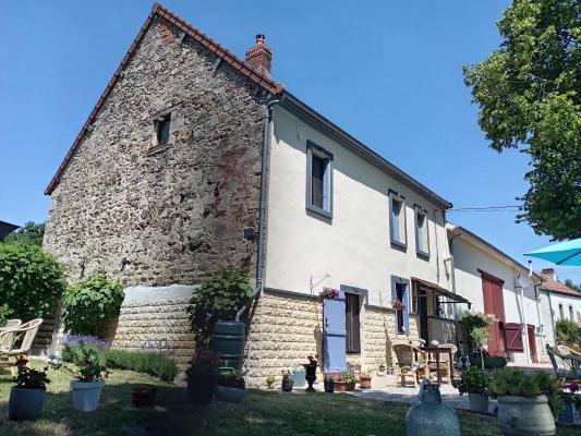 B & B / Pension te koop in Frankrijk - Auvergne - Allier - Marcillat en Combraille - € 172.000
