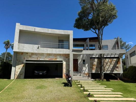 Villa te koop in Paraguay - San Bernardino - $ 1.200.000