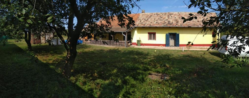 Hongarije ~ West en Balatonmeer ~ Balaton - (Woon)boerderij