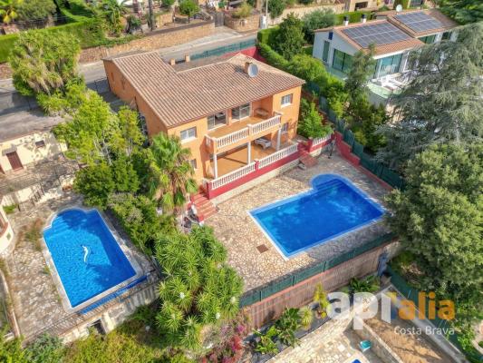 Spanje ~ Catalonië ~ Girona ~ Costa Brava ~ Kust - Chalet