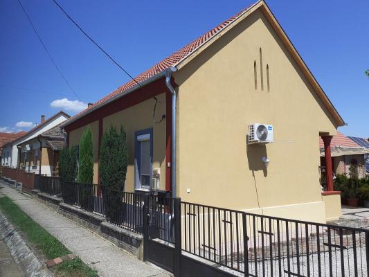 Hongarije ~ Zuid - Pécs en Villány ~ Baranya (Pécs) - Woonhuis